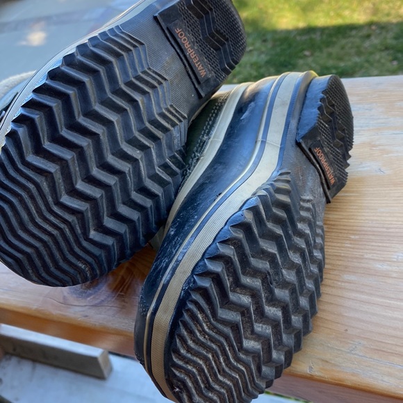 Kids Sorel winter boots size 3 - Picture 6 of 13